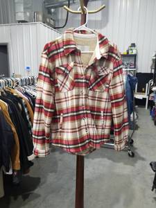 lot 1673 image: Sage Collective Plaid Sherpa-Lined Shirt Jacket - Size M
