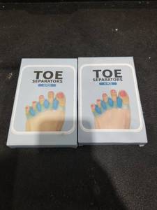 lot 1684 image: Toe Separators 4 PCS - 2 Pack