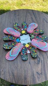lot 616 image: Flip flop door hanger