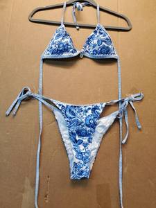 lot 46553 image: Blue & White Floral Print Triangle Bikini Set M - Retail $20