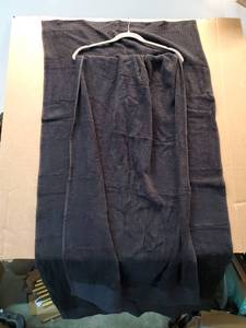 lot 46559 image: Black Bath Towel Set of 2 - Retail $12