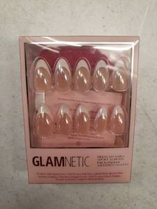 lot 46590 image: Glamnetic Press-On Nails Short Almond - Retail $15