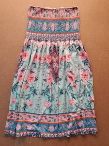 lot 46625 image: Boho Floral Smocked Skirt S - Retail $22