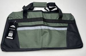 lot 111 image: Trailmaker 22 Duffle Bag Green and Black