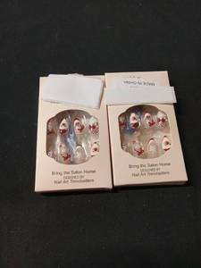 lot 2022 image: Nail Art Trendsetters Christmas Press-On Nails Set (2 Pack) - Retail $12