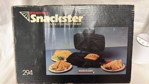 lot 35 image: Toastmaster Snackster Snack n Sandwich Maker Model 294