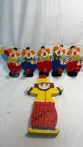lot 99 image: Hand-Painted Wooden Clown Wall Decor Set