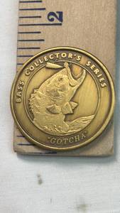 lot 132 image: B.A.S.S. Collectors Series Gotcha Brass Medallion Coin