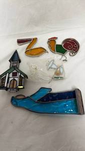 lot 136 image: Stained Glass Collection