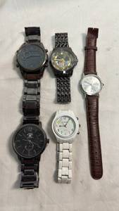 lot 158 image: Lot of 5 Mixed Mens and Womens Wristwatches