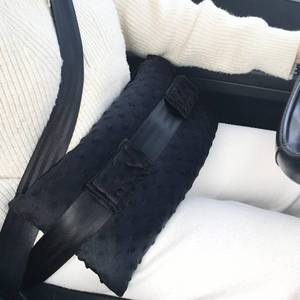 lot 21402 image: Hysterectomy Pillow Abdominal Post Surgery Pillows with Pocket Comfort for Ice Heat Packs Tummy Tuck Belly Incision Recovery Seatbelt Gifts Women Patients Minky Dot Black
