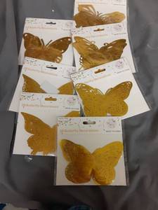 lot 374 image: 3D Butterfly Decorations Gold - Retail $0