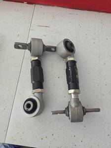 lot 498 image: Rear Upper Steel Adjustable Camber Arm Kit Black - Retail $0