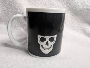 lot 1326 image: Black Skull Ceramic Coffee Mug