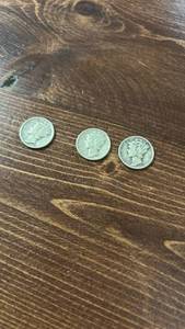 lot 60572 image: Mercury Dime Collection - Lot of 8 Silver Coins