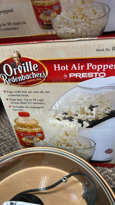 lot 734 image: Orville Redenbacher Hot Air Popper by Presto