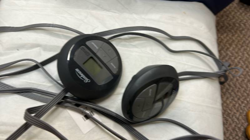 lot 757 image: Sunbeam Heating Pad with Digital Controllers