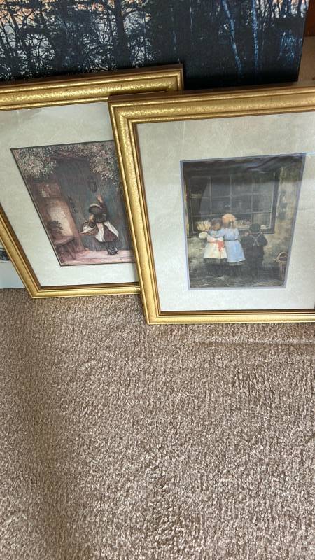 lot 841 image: Set of Two Framed Classical Art Prints in Gold Frames