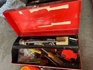 lot 225 image: Red Metal Toolbox with Assorted Tools