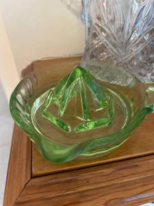 lot 244 image: Green Depression Glass Citrus Juicer Reamer