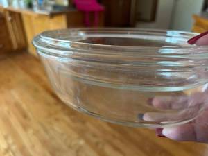lot 245 image: Anchor Hocking Fire-King 1.5 Qt Glass Casserole Dish