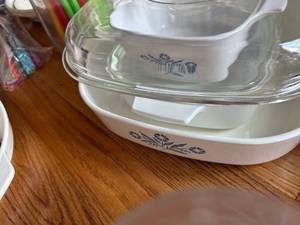 lot 248 image: Corning Ware Blue Cornflower Casserole Dish Set with Glass Lids