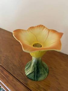 lot 259 image: Ceramic Flower Blossom candle holder