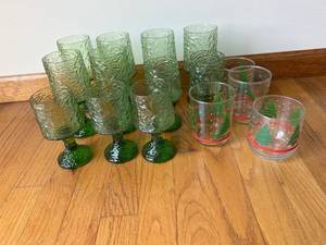 lot 265 image: MCM Green Textured Stemmed Goblets and Christmas Tree Rocks Glasses Set