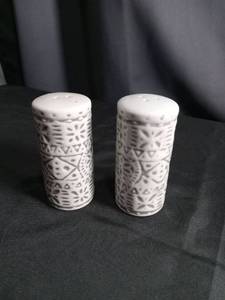 lot 5523 image: White Ceramic Salt and Pepper Shaker Set with Geometric Pattern