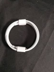 lot 5538 image: White USB-C to Lightning Cable