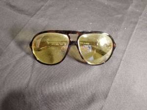 lot 5540 image: Aviator Style Sunglasses with Yellow Tinted Lenses