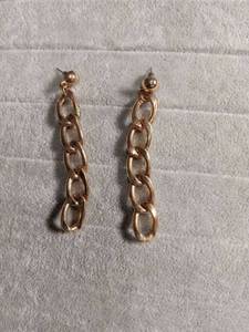 lot 5552 image: Rose Gold Chain Link Drop Earrings