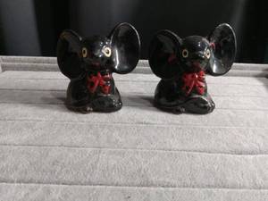 lot 5295 image: Black Ceramic Mouse Figurines with Red Bow Ties salt and pepper shakers