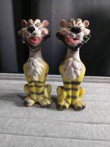 lot 5299 image: Ceramic Tiger Figurine Pair Salt and Pepper Shakers