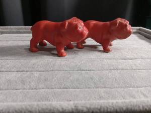 lot 5500 image: Red Ceramic Bull Dog Salt and Pepper Shaker Set