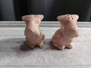 lot 5503 image: Pink Dog Salt and Pepper Shakers Set