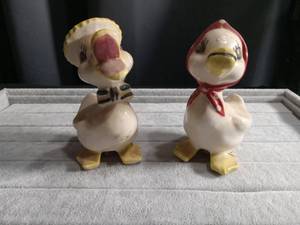 lot 5505 image: Japan Ceramic Male and Female Ducks Shaker Set.