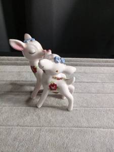 lot 5507 image: Porcelain Deer Figurine Shaker Set with Rose Pattern