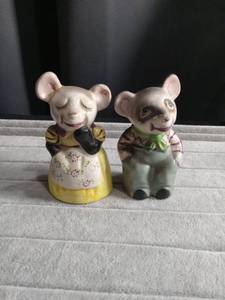 lot 5509 image: Ceramic Mouse Salt and Pepper Shakers Set