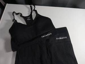 FASMAVIE Black Ribbed Sports Bra and Leggings Set