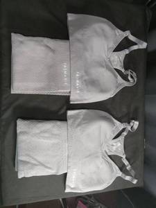 lot 5074 image: FASMAVIE Gray Ribbed Sports Bra and Leggings Set