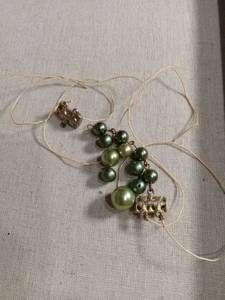 lot 50349 image: Green Faux Pearl Cluster Necklace with Gold-Tone Clasp