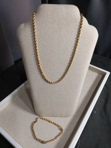 lot 50368 image: Gold Tone Rope Chain Necklace and Bracelet Set