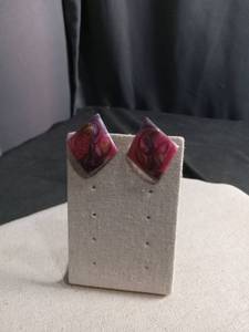 lot 50386 image: Diamond-Shaped Marbled Polymer Clay Stud Earrings