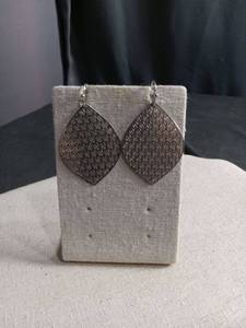 lot 50387 image: Silver-Tone Textured Diamond Shape Dangle Earrings