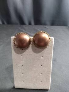 lot 50424 image: Brown Dome Clip-On Earrings with Gold Scalloped Edge