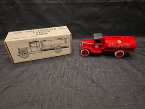 lot 50790 image: Ertl 1931 Hawkeye Tanker Bank Red Crown Gasoline 134 Scale Die-Cast