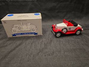 lot 50800 image: Spec Cast Liberty Classics Pabst Brewing Ford Model A Roadster Die Cast Coin Bank