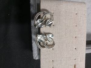 lot 6047 image: Silver-Tone Leaf and Swirl Clip-On Earrings