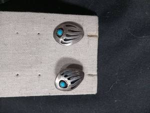 lot 6053 image: Native American Sterling Silver Bear Claw Turquoise Stud Earrings